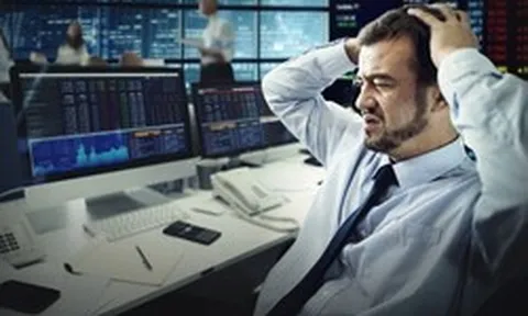 Khối ngoại tiếp đà bán ròng gần 500 tỷ đồng trong phiên VN-Index quay đầu giảm điểm
