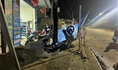 Xe máy tông vào gốc cây bên đường, hai thanh niên ở Đắk Lắk thương vong