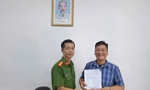 Tài khoản Techcombank nhận 137 triệu đồng, thanh niên 2004 chuyển hết cho bố đẻ, nhờ rút tiền mặt rồi báo công an