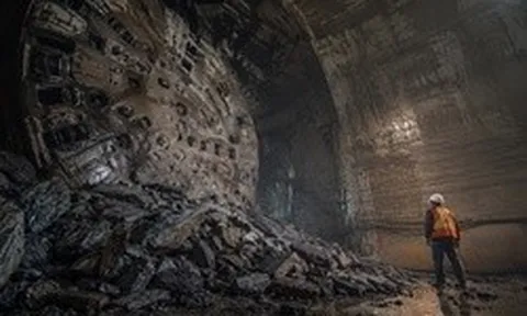 Phát hiện "quái vật" 4.000 tấn, cao bằng tòa nhà 4 tầng, miệt mài khoan xuyên 10,2 km đá cứng suốt 5 năm: Công trình cấp điện cho 160.000 hộ dân lộ diện