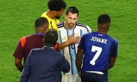 Quốc đảo nhỏ bé vừa làm Messi kiệt sức: Dân số nửa triệu người nhưng có thị trường chứng khoán, số mã cổ phiếu gây sốc