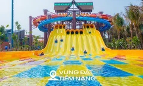 Ngắm 10 làn trượt nước dài hơn 1.000 m tạo nên kỷ lục thế giới trong công viên có 10.000 cây dừa ở TP.HCM