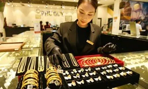 Giá vàng hôm nay 24/9: 'Bốc hơi' hơn 70 USD/ounce
