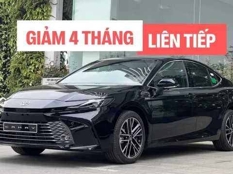 ‘Lao dốc’ 4 tháng liên tục nhưng Toyota Camry vẫn có doanh số áp đảo tất cả đối thủ cộng lại tại Việt Nam