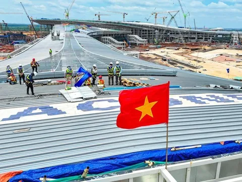 Siêu dự án 16 tỷ USD lớn nhất Việt Nam: 15.000 người "phủ kín" đại công trường ngày nghỉ lễ