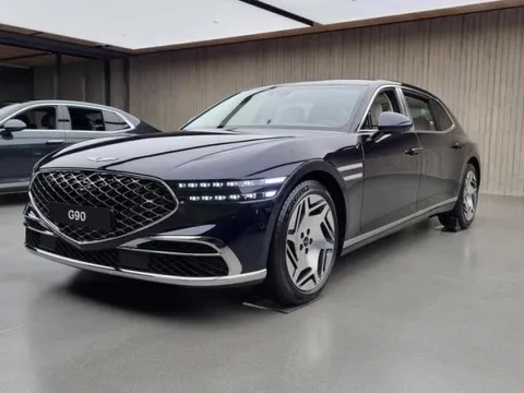 Loạt xe Genesis có thể ‘sập’ màn hình khi đang di chuyển chỉ vì… chỉnh radio: Liệu xe dùng toàn màn hình có thực sự an toàn?