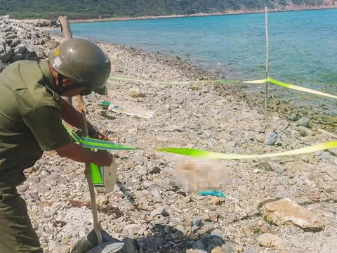 Phát hiện đoạn chân người trôi dạt vào bờ biển Khánh Hòa