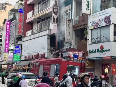 Cháy nhà 5 tầng ở trung tâm TPHCM