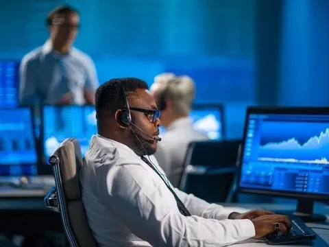 Khối ngoại thẳng tay bán ròng hơn 1.800 tỷ đồng phiên VN-Index giảm 28 điểm, cổ phiếu nào bị "xả" mạnh nhất?