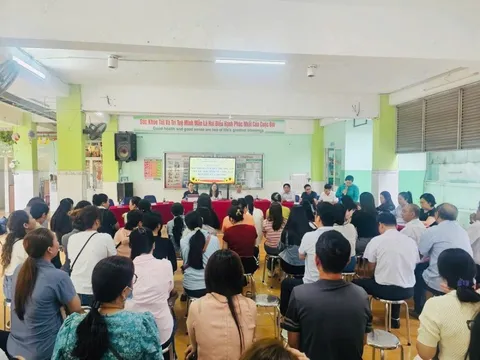 Hơn 100 phụ huynh TP.HCM đối thoại vụ suất ăn bán trú nghi kém chất lượng