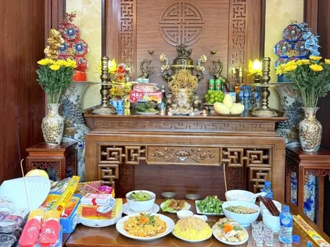 Văn khấn rằm tháng Chạp cúng gia tiên đầy đủ nhất