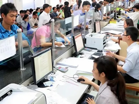 Những cán bộ công chức nào được hưởng trợ cấp 10 tháng lương cơ sở?