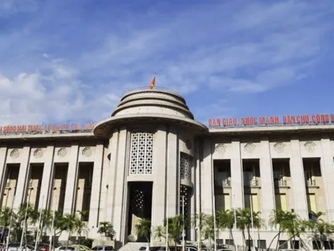 Lãi suất qua đêm LNH tăng vọt lên 17%, Ngân hàng Nhà nước triển khai gói hỗ trợ thanh khoản lớn kỷ lục