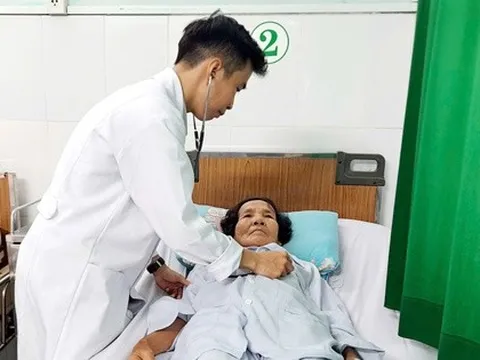 Để không phải tạm ứng viện phí khi nhập viện, người dân cần làm gì?