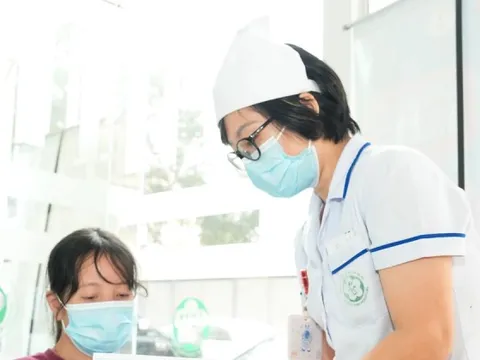 Chủ quan với bệnh thủy đậu, cô gái 19 tuổi nguy kịch