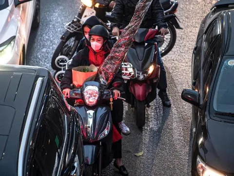 Người Hà Nội nên chờ sát Tết mới mua sắm, vội lao ra đường làm gì cho tắc?