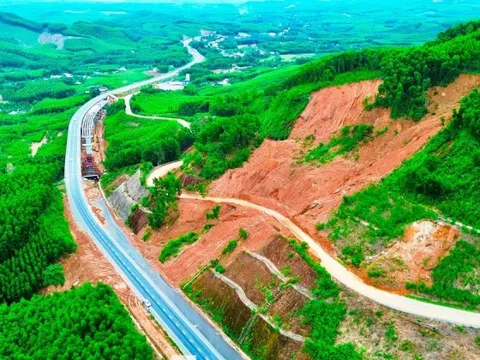 Đề xuất 344 tỷ đồng xử lý sạt trượt, chống ồn cao tốc La Sơn - Hòa Liên