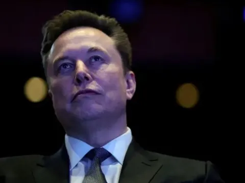 Trong chưa đầy 48 giờ, Elon Musk nhận 2 tin ‘sét đánh’ liên tiếp: Khủng hoảng sắp ập tới?