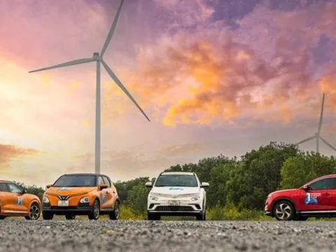 Mang 2 dòng xe điện tới chạy dịch vụ ở quốc gia rộng thứ 11 thế giới, tỷ phú Phạm Nhật Vượng tính toán gì?