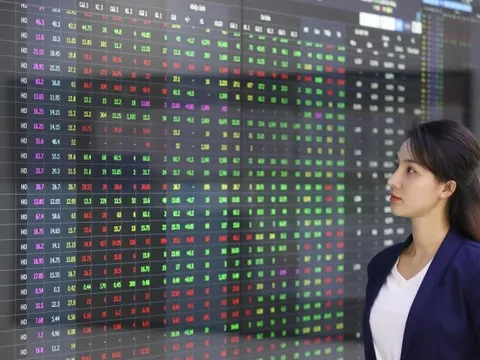 Chứng khoán gây bất ngờ trước nghỉ Tết