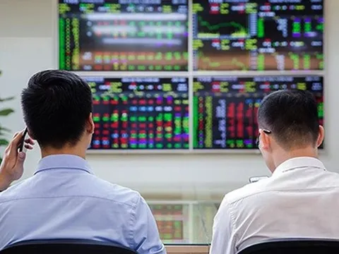 Tự doanh CTCK quay đầu bán ròng 130 tỷ phiên 12/2, cổ phiếu nào bị "xả" mạnh nhất?