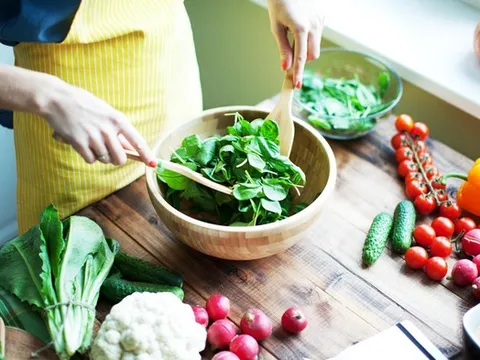 Giảm mỡ bụng cấp tốc đón Tết: 3 loại rau ngoài chợ rẻ mà cực hiệu quả