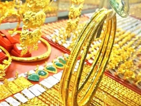 Sau cú bán tháo bất ngờ, giá vàng sẽ đi về đâu?