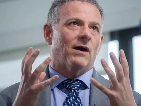 Tỷ phú Mỹ dự báo vàng dần thay thế USD trở thành tài sản dự trữ toàn cầu