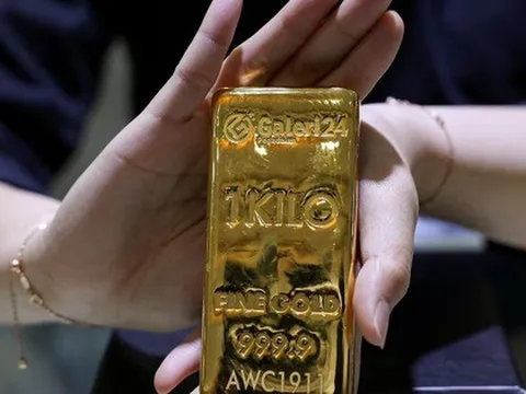 Ngày 29 Tết (16/2): Giá vàng thế giới có "diễn biến lạ"; vàng miếng SJC, vàng nhẫn tiếp tục neo cao