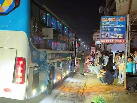 Từ tin báo người dân, xe nhồi nhét khách tuyến Vũng Tàu - Cần Thơ nhận kết đắng