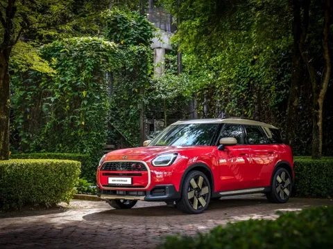 Loạt xe phiên bản giới hạn chào Tết Bính Ngọ với thiết kế “thần mã” đặc sắc