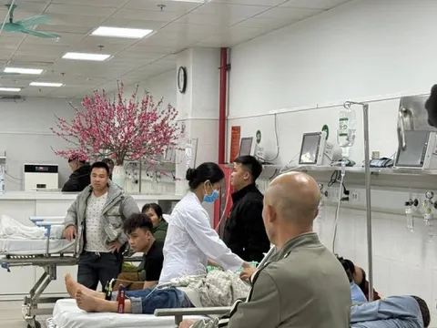 Hơn 100 ca cấp cứu do pháo nổ trong 24 giờ, bệnh viện lớn ‘căng mình’ trực chiến