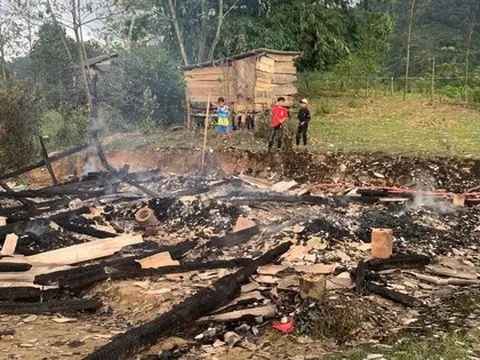 Một căn nhà bị thiêu rụi trong ngày mùng 2 Tết