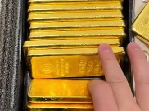 Phát hiện 15kg vàng “bốc hơi” khỏi két sắt nhưng lại nhận về chiếc Lamborghini, người phụ nữ vẫn báo công an