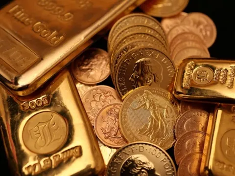 Giá vàng neo cao khi nhà đầu tư ‘căng mắt’ theo dõi lãi suất Fed và biến động địa chính trị