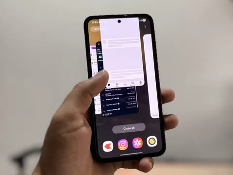 Mọi người nên bỏ thói quen "vuốt vuốt" kiểu này khi dùng điện thoại: Cứ nghĩ là hay nhưng "quê mùa" lắm