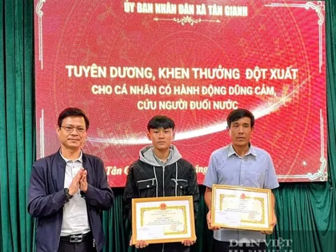 Khen thưởng 2 cha con dũng cảm cứu người trong vụ lật thuyền trên sông Gianh
