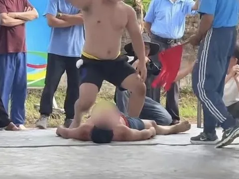 Đô vật bị gãy cổ tử vong ở hội làng đầu năm