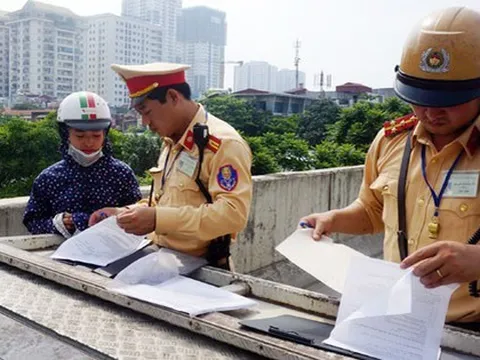 Bộ Công an làm rõ hành vi nộp trễ tiền phạt vi phạm giao thông: Sẽ bị cưỡng chế thi hành và tính thêm 0,05% tiền lãi mỗi ngày