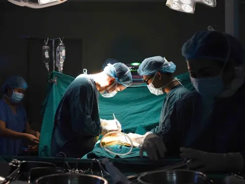 Cuộc gọi của bệnh nhân cũ đúng dịp 27/2 khiến ê kíp bác sĩ 'lặng đi vài giây'