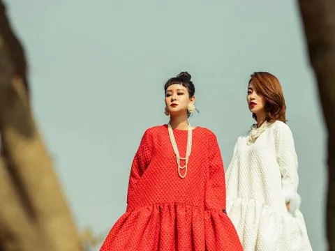 Linh Moon làm show thời trang trong lâu đài ở Nga