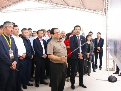 Thủ tướng Phạm Minh Chính kiểm tra dự án sân bay Gia Bình