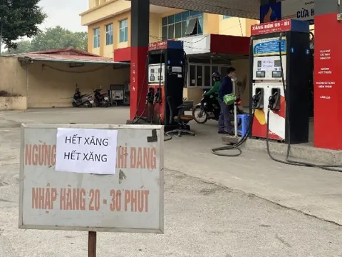 Công an đồng loạt cảnh báo nóng về vấn đề tích trữ xăng, dầu sau khi nhiều nơi treo biển "hết hàng"
