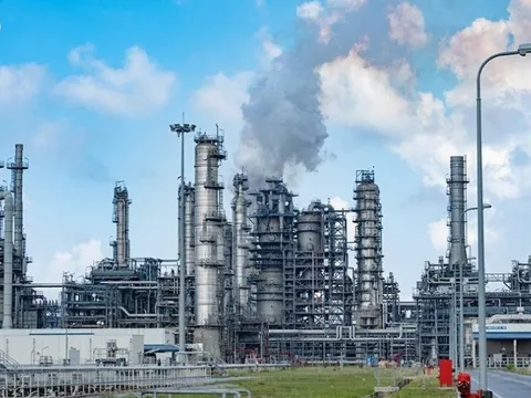 Tiến sĩ Nguyễn Hồng Minh giải thích: Việt Nam có 2 nhà máy lọc dầu lớn, tại sao vẫn phải nhập khẩu xăng dầu?