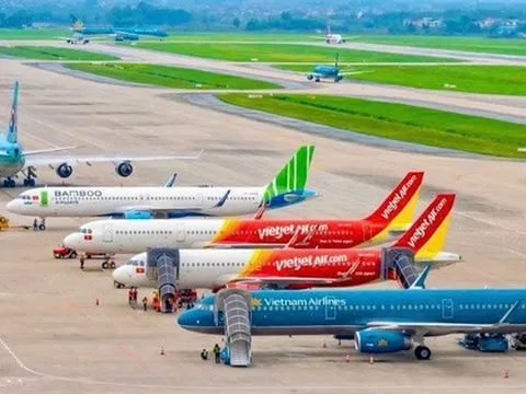 Hãng bay thiệt hại hàng ngàn tỉ đồng, có thể xem xét điều chỉnh trần giá vé máy bay