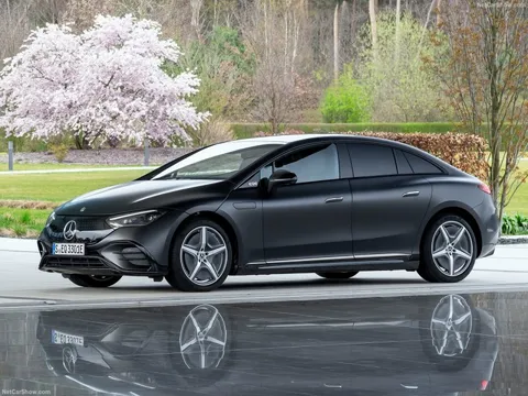 Mercedes-Benz bị phạt tương đương gần 200 tỷ đồng vì quảng cáo thiếu rõ ràng về pin xe điện