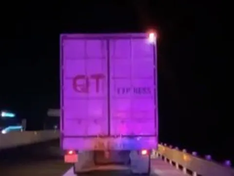 CSGT xử lý 60 tài xế dừng, đỗ trên cao tốc để ngủ, đi vệ sinh