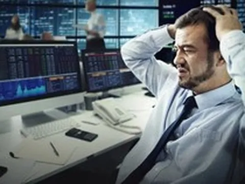 Khối ngoại thẳng tay bán ròng hơn 1.000 tỷ trong ngày VN-Index mất mốc 1.700 điểm, cổ phiếu nào bị "xả" mạnh nhất?