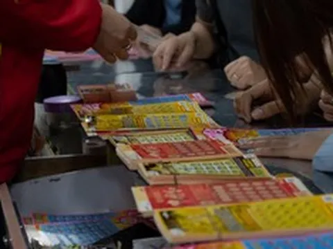 Đổi đời nhờ trúng số, người đàn ông trượt dài vào vòng xoáy tội lỗi