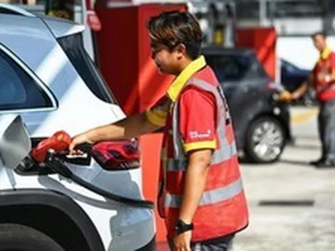 Giá xăng tăng lên gần 80.000 đồng/lít, quốc gia nhỏ nhất Đông Nam Á ứng phó thế nào với khủng hoảng?